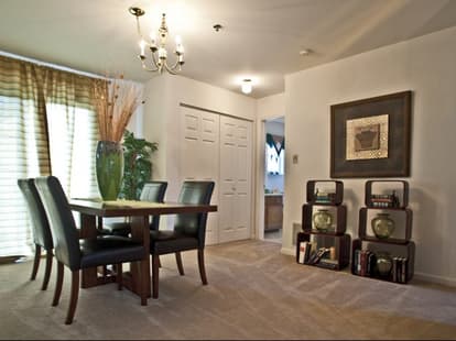 Interior 2.jpg